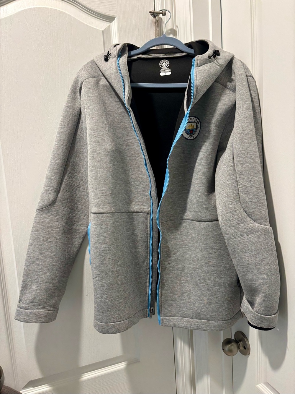 Good condition men’s Manchester City full zip sweatshirt